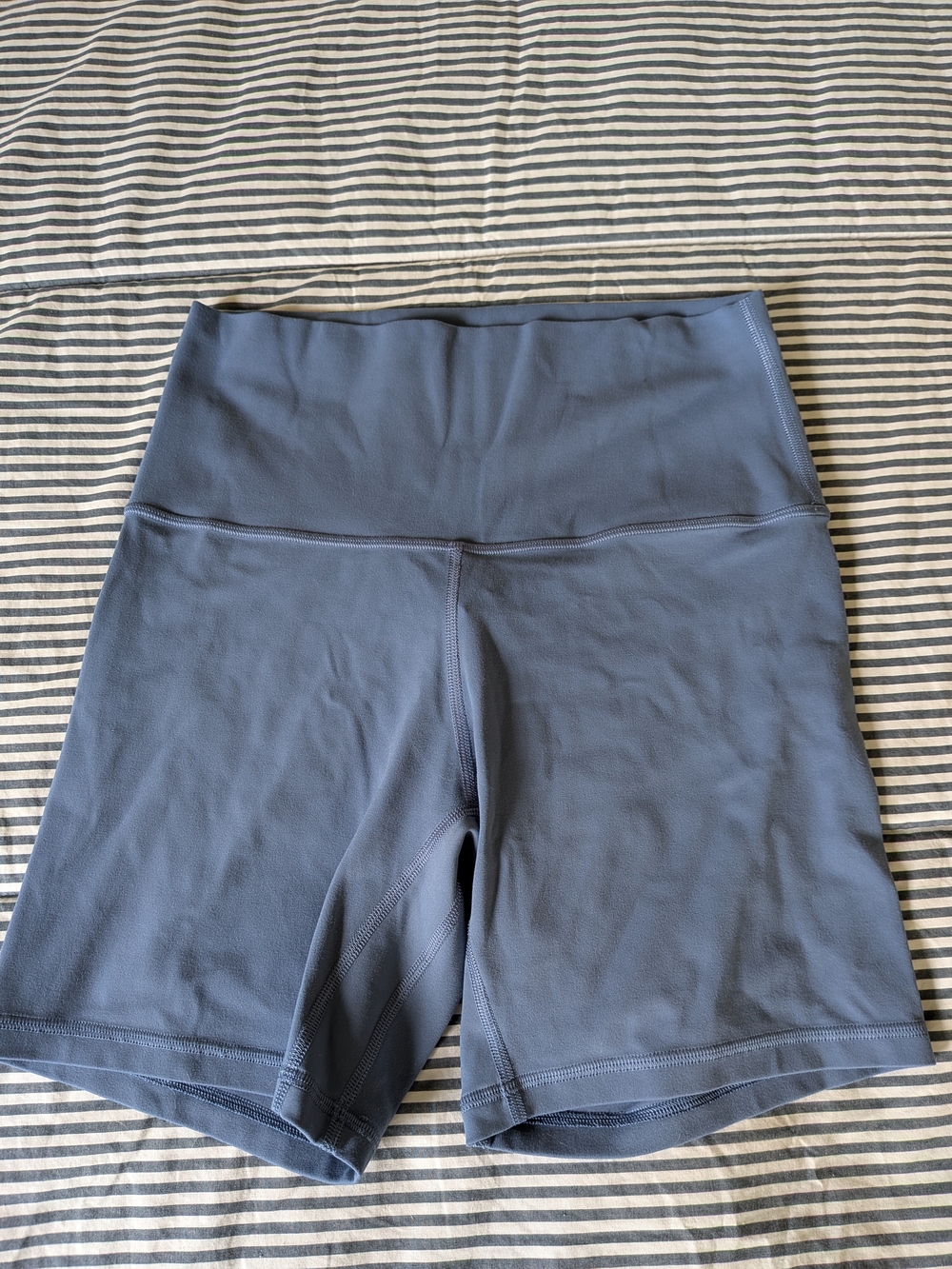 Lulu Lemon Align Biker Shorts size 6